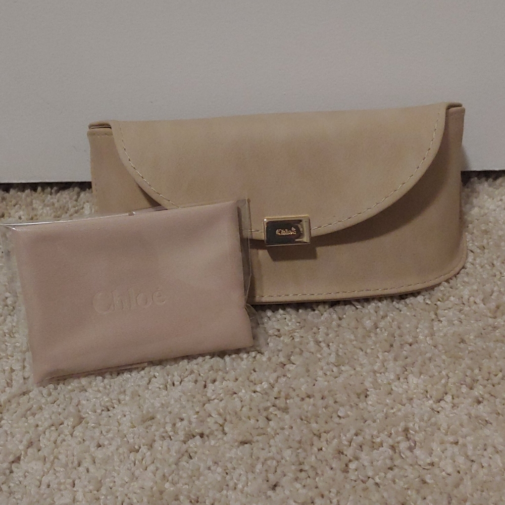 Chloe eyeglass case suede. No sunglasses
